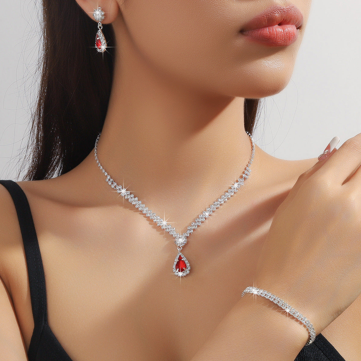 Parure Bijoux Gouttes d'Eau - Collier et Boucles d'Oreilles Strass 35g | SADJÉ