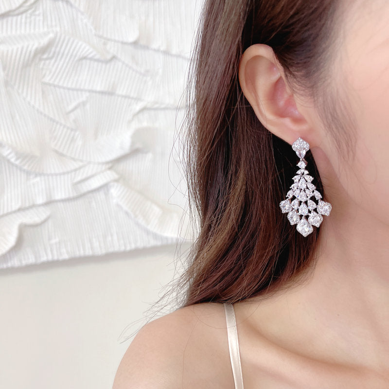 Boucles d'Oreilles Zircon Goutte d'Eau 33g - Motifs Pétales