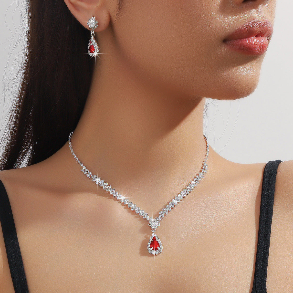 Parure Bijoux Gouttes d'Eau - Collier et Boucles d'Oreilles Strass 35g | SADJÉ